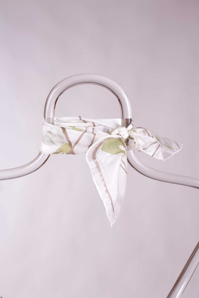 Pañuelo Seda Natural Pongé Pintado a Mano 45x45cm