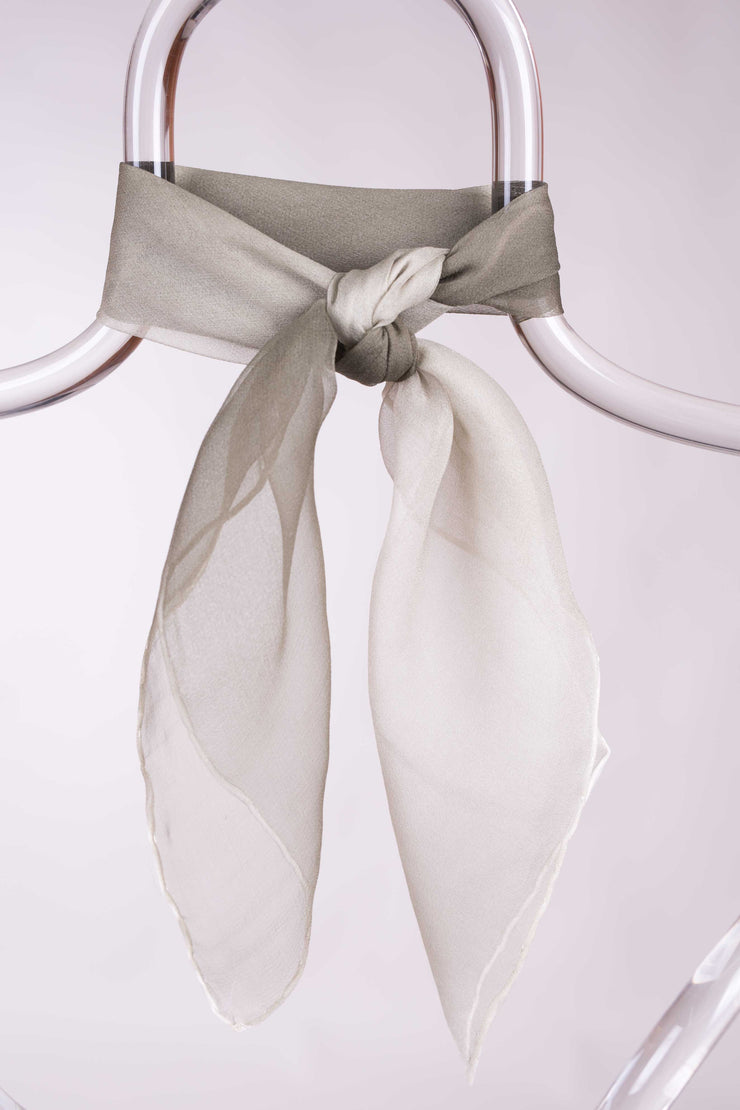 Pañuelo Cuadrado Gasa Seda Natural Pintado a Mano 55x55cm