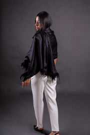 Chal de Seda y Lana con Plumas – Elegancia para Bodas y Eventos