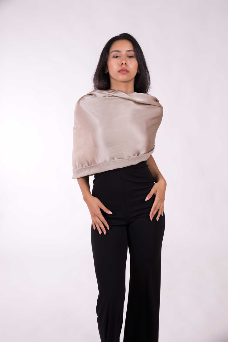 Chal de Seda y Lana con Plumas – Elegancia para Bodas y Eventos