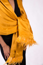 Chal de Seda y Lana con Plumas – Elegancia para Bodas y Eventos