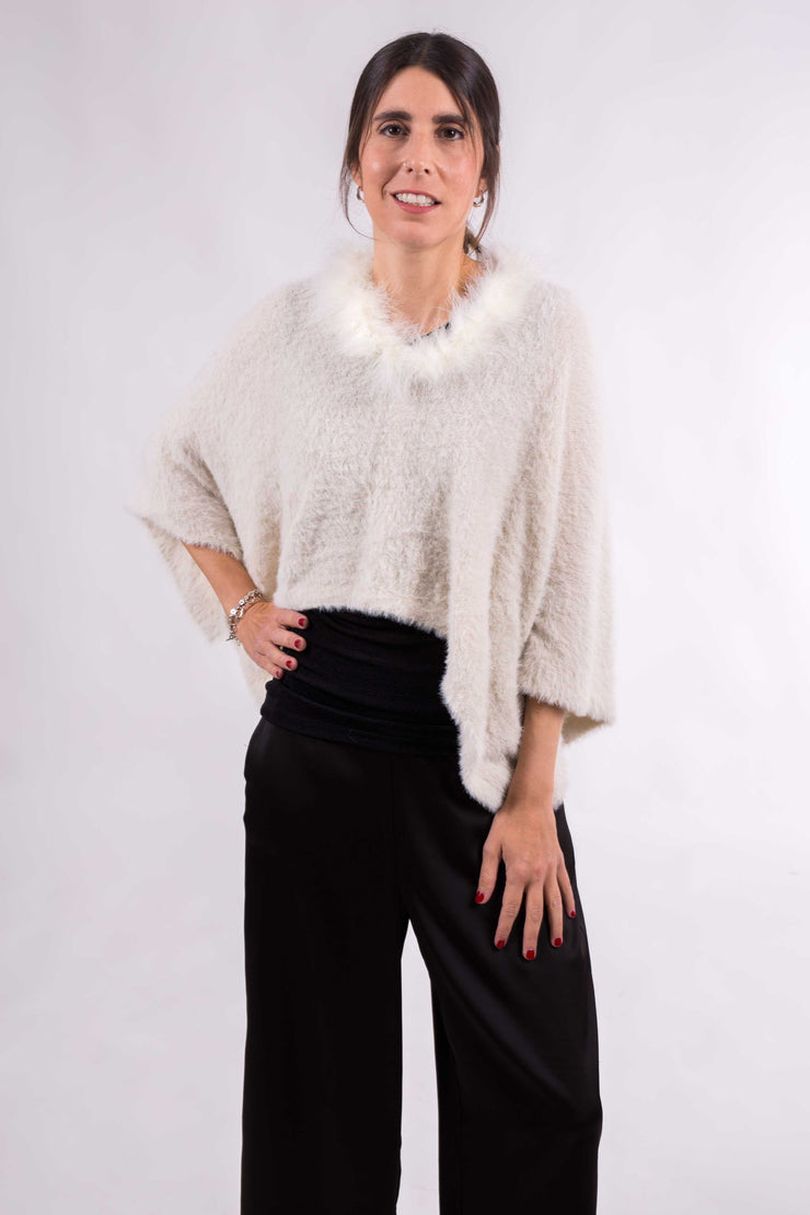 Poncho Trendy Plumas