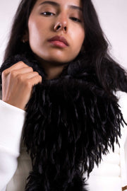 Bufanda Tíboli de pelo sintético en beige o negro – Estilo cálido y original para invierno