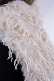 Bufanda Tíboli de pelo sintético en beige o negro – Estilo cálido y original para invierno