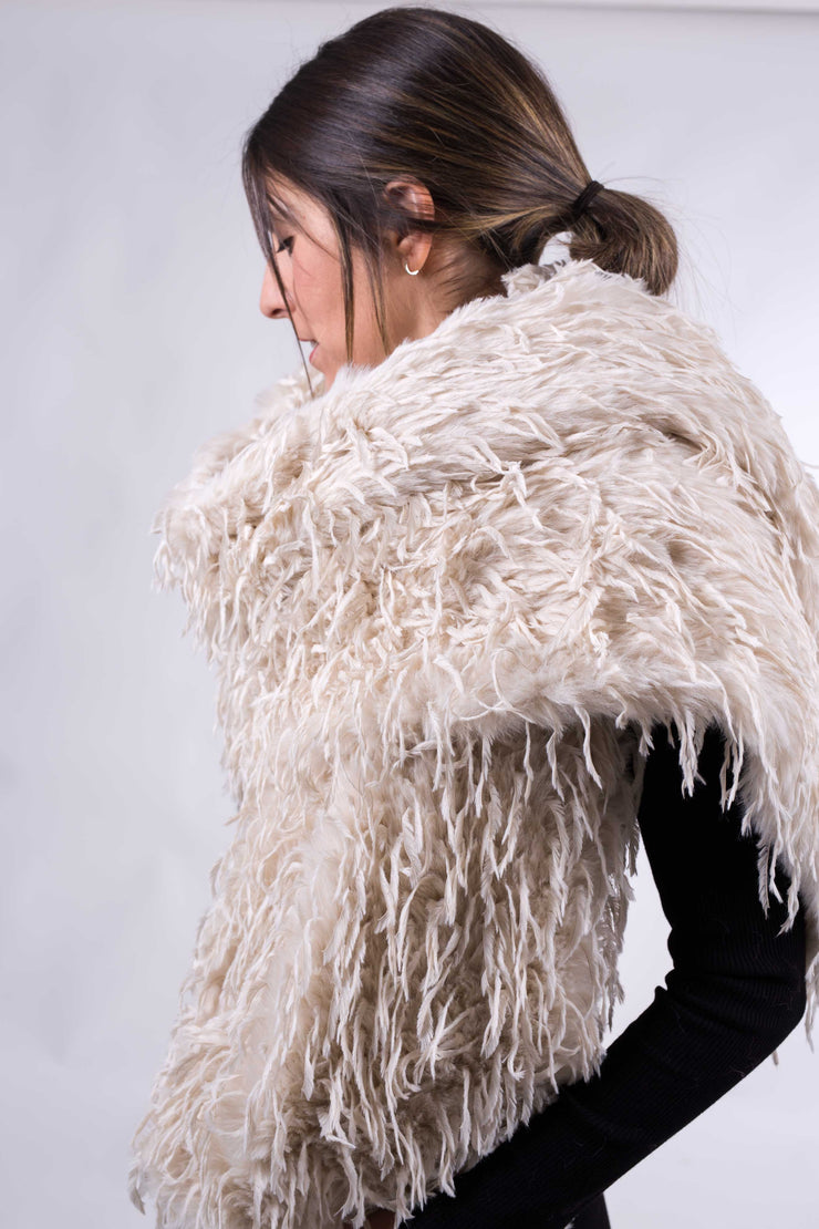 Chal de fiesta Tíboli ,elegante en piel sintética beige o negro – Estilo cálido y sofisticado para bodas y eventos