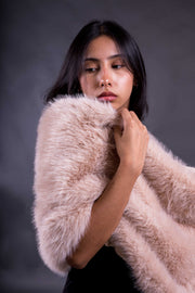 Chal de fiesta Lugano de pelo sintético suave