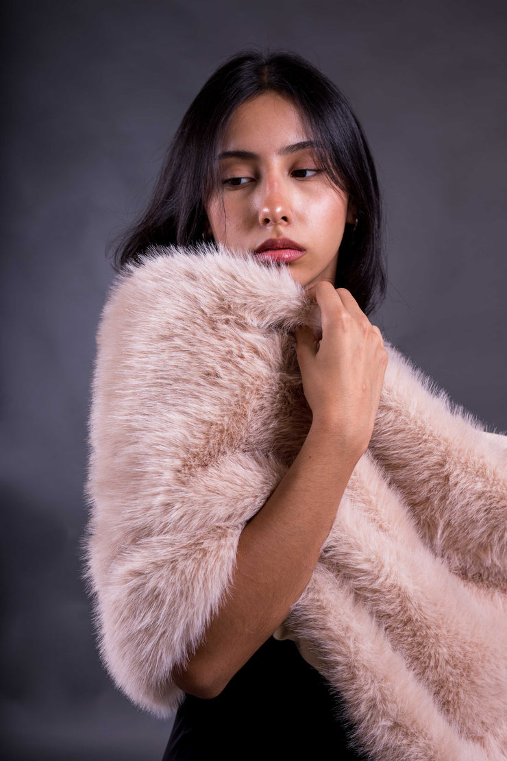 Chal de fiesta Lugano de pelo sintético suave