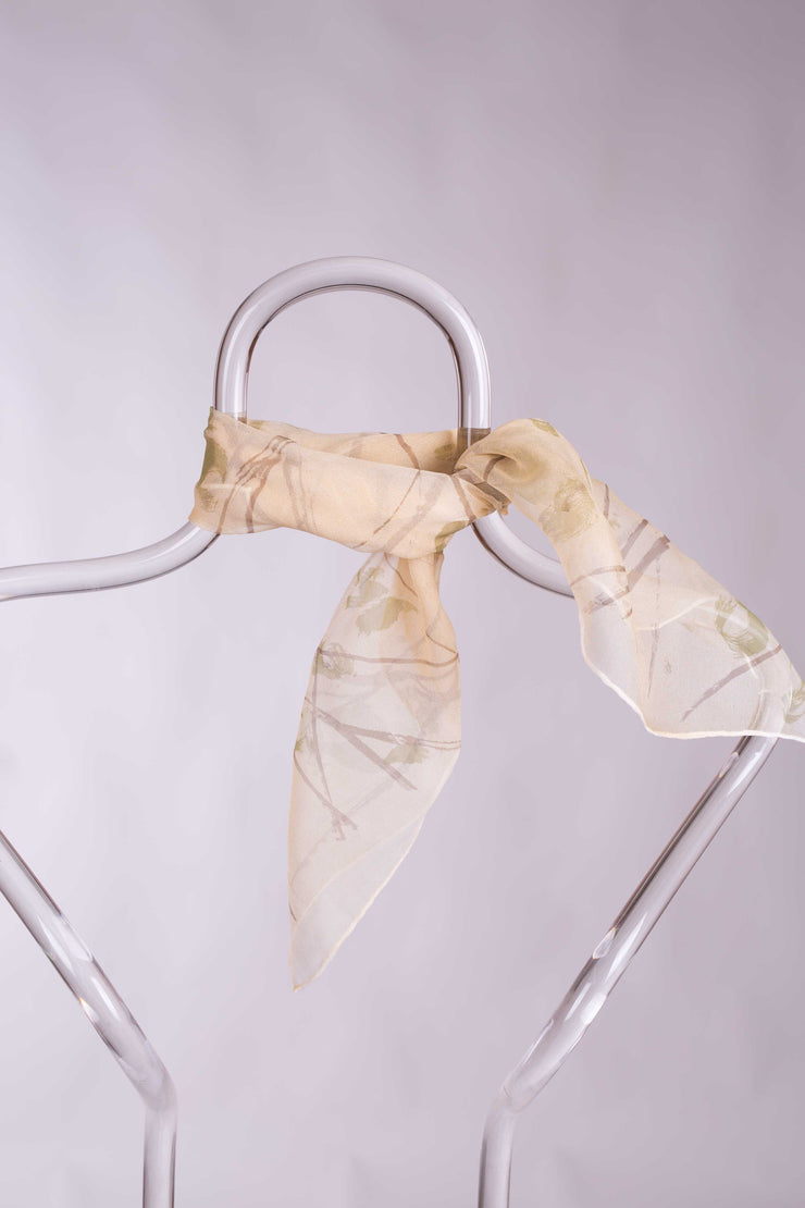 Pañuelo Cuadrado Gasa Seda Natural Pintado a Mano 55x55cm